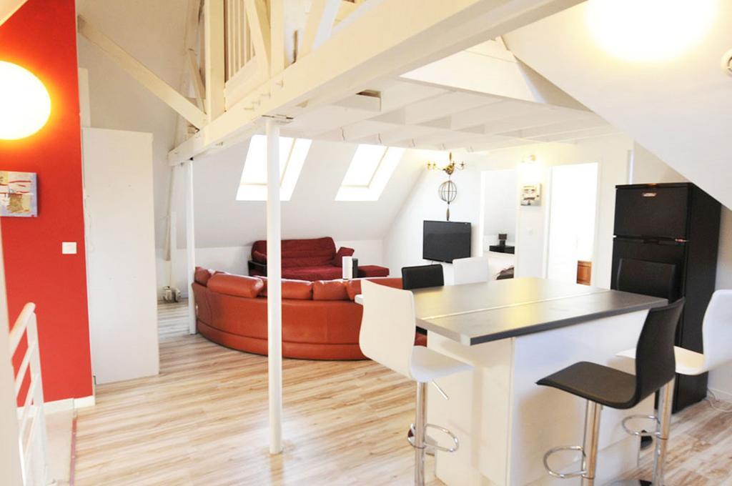 Creativ Appart Saint-Cyr-lʼÉcole Eksteriør billede